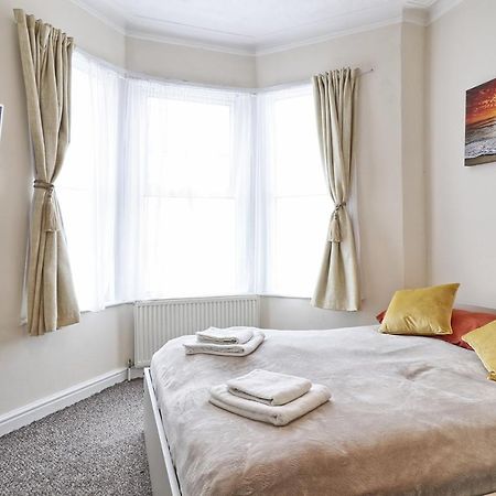 Lovely 1-Bedroom Condo Near The Sea Front 사우스엔드온시 외부 사진