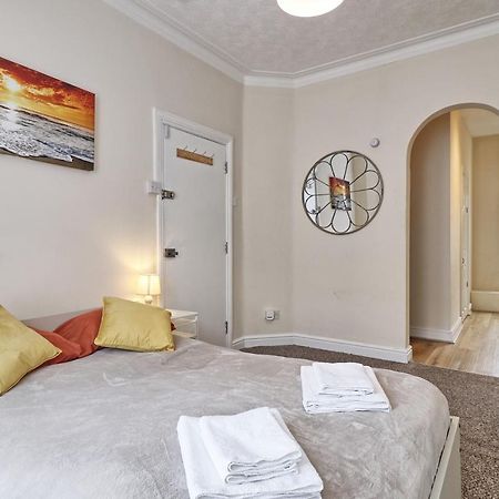 Lovely 1-Bedroom Condo Near The Sea Front 사우스엔드온시 외부 사진