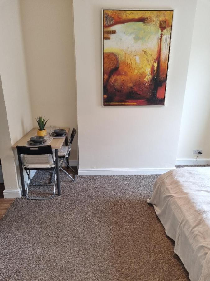 Lovely 1-Bedroom Condo Near The Sea Front 사우스엔드온시 외부 사진