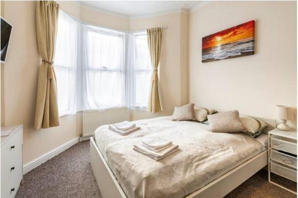 Lovely 1-Bedroom Condo Near The Sea Front 사우스엔드온시 외부 사진